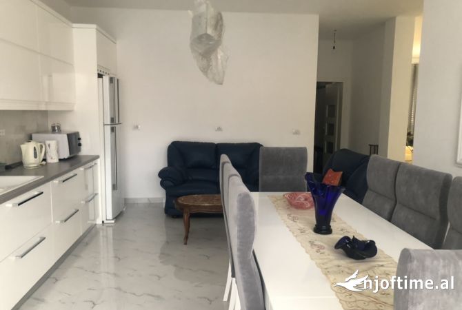 Shtepi ne shitje 5+1 ne Tirane - 400,000 Euro