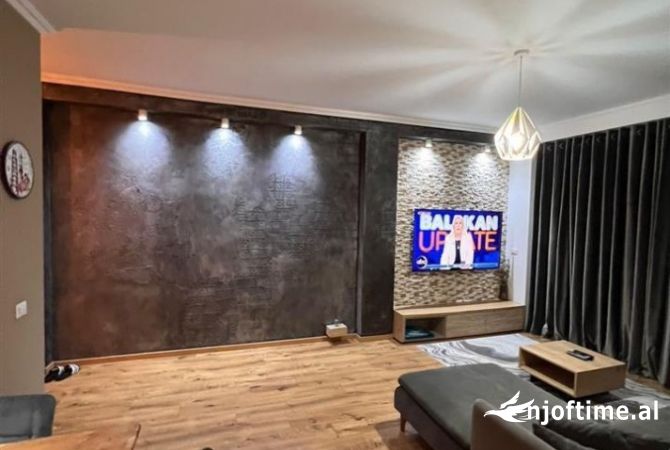 Shtepi ne shitje Apartament ne Tirane, 2+1, Mobilimi E mobiluar, Pagesa 218,000  Euro.