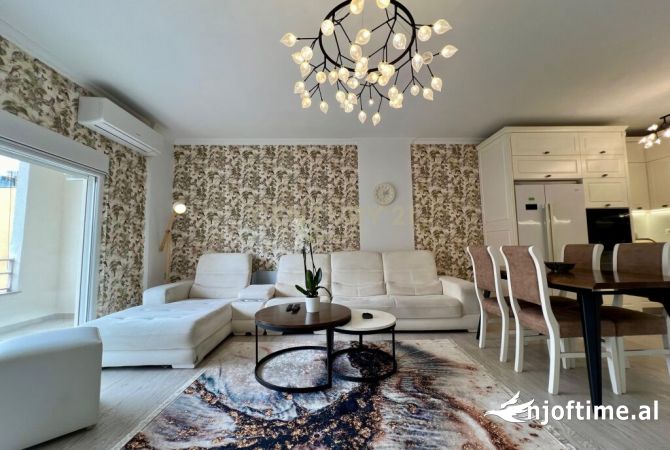 Shtepi me qera 3+1 ne Tirane - 1,300 Euro