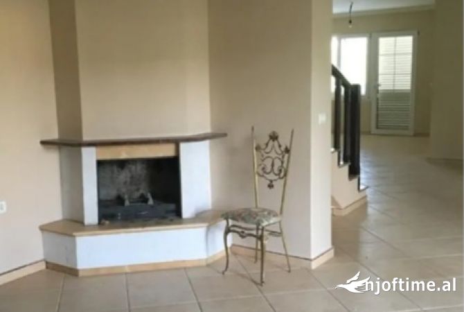 Shtepi me qera Vila Luksoze ne Tirane, 5+1, Mobilimi Bosh, pa mobiluar, Pagesa 4,000  Euro.