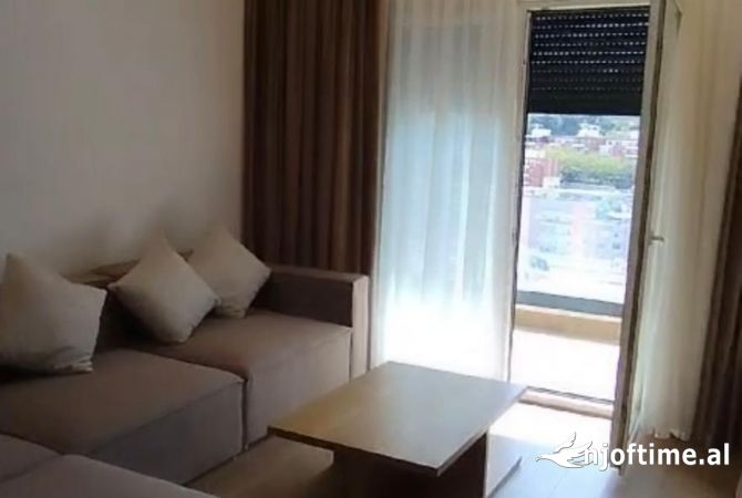 Shtepi me qera 2+1 ne Tirane - 1,300 Euro