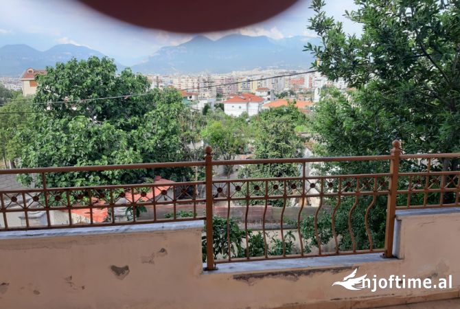 Shtepi ne shitje 4+1 ne Tirane - 300,000 Euro