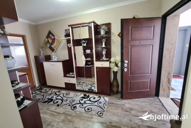 Shtepi ne shitje Apartament ne Durres, 2+1, Mobilimi E mobiluar, Pagesa 115,000  Euro.