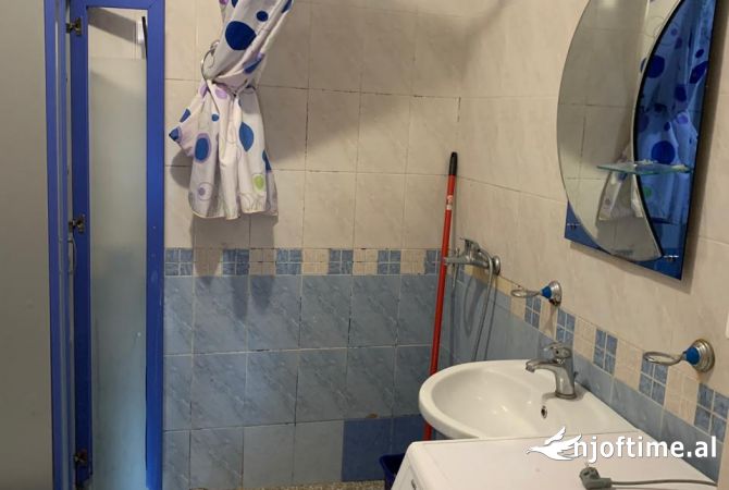 Shtepi me qera Apartament ne Tirane, 2+1, Mobilimi E mobiluar, Pagesa 700  Euro.