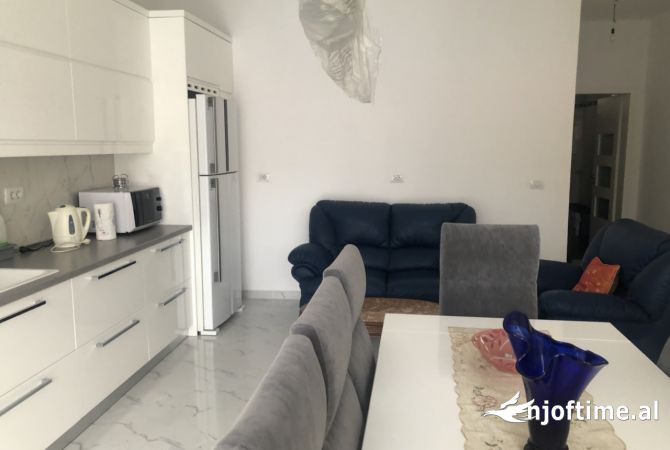 Shtepi ne shitje Shtepi Private ne Tirane, 5+1, Mobilimi E mobiluar, Pagesa 400,000  Euro.