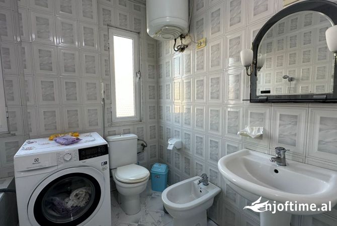 Shtepi ne shitje Apartament ne Tirane, 2+1, Mobilimi E mobiluar, Pagesa 270,000  Euro.