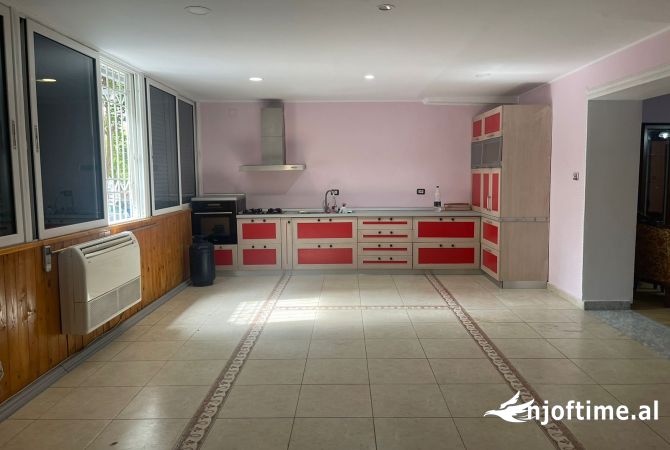 Shtepi ne shitje 3+1 ne Tirane - 235,000 Euro