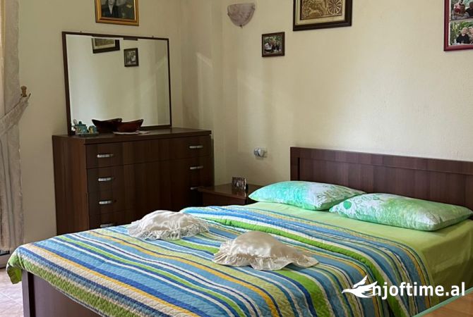 Shtepi ne shitje Apartament ne Tirane, 2+1, Mobilimi E mobiluar, Pagesa 270,000  Euro.