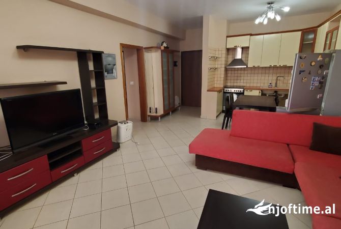 Shtepi me qera Apartament ne Tirane, 2+1, Mobilimi E mobiluar, Pagesa 700  Euro.