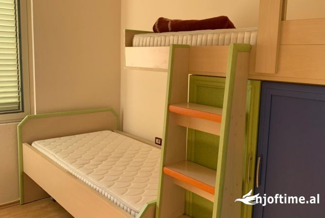 Shtepi me qera Apartament ne Tirane, 2+1, Mobilimi E mobiluar, Pagesa 700  Euro.