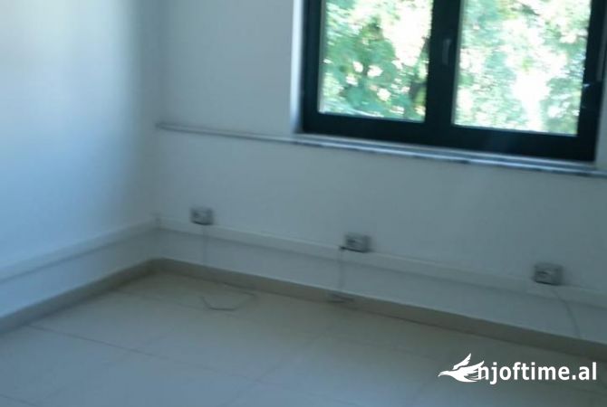 Ambient biznesi me qera 1+1 ne Tirane - 1,500 Euro