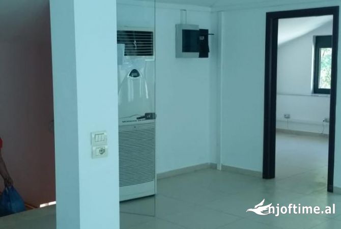 Ambient biznesi me qera 1+1 ne Tirane - 1,500 Euro