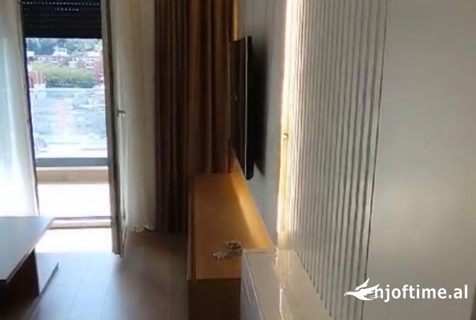 Shtepi me qera 2+1 ne Tirane - 1,300 Euro