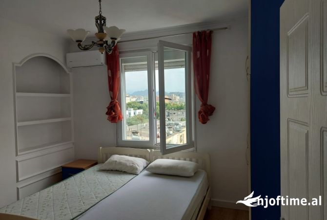 Apartament 3+1+2 me qira Myslym Shyri 800 euro