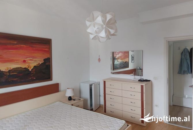 Shtepi me qera 3+1 ne Tirane - 800 Euro