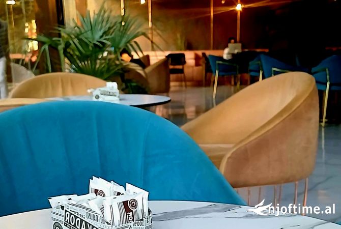 Ambient biznesi me qera 2+1 ne Tirane - 3,500 Euro