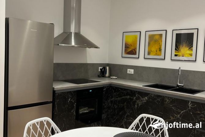 Shtepi me qera 1+1 ne Tirane - 1,200 Euro