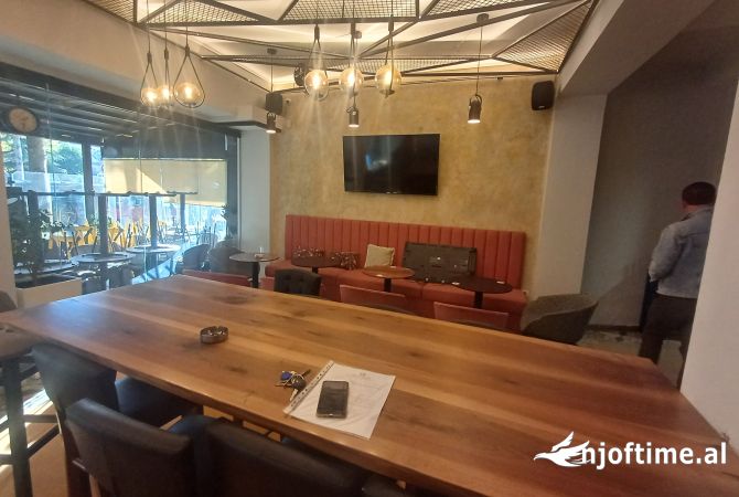 Ambient biznesi ne shitje 2+1 ne Tirane - 638,000 Euro