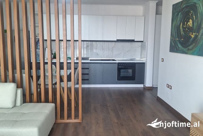 Shtepi ne shitje Apartament ne Tirane, 2+1, Mobilimi E mobiluar, Pagesa 175,000  Euro.