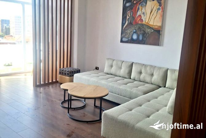 Shtepi ne shitje Apartament ne Tirane, 2+1, Mobilimi E mobiluar, Pagesa 175,000  Euro.