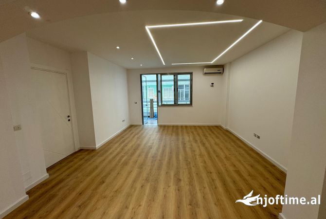 Shtepi ne shitje Apartament ne Tirane, 2+1, Mobilimi Bosh, pa mobiluar, Pagesa 175,000  Euro.