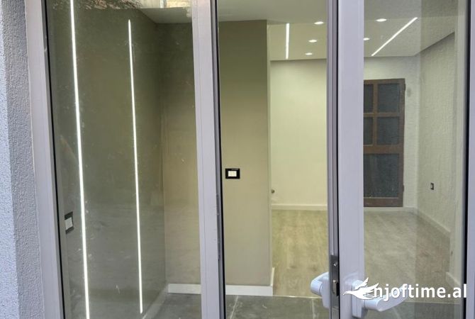 Ambient biznesi me qera 3+1 ne Tirane - 350 Euro