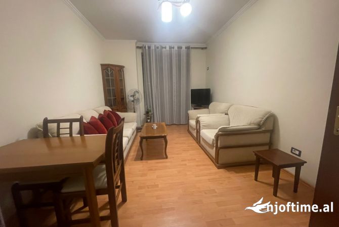 Shtepi me qera 1+1 ne Tirane - 450 Euro