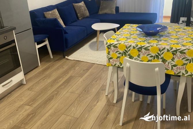 Shtepi me qera Apartament ne Tirane, 1+1, Mobilimi Pjeserisht e mobiluar, Pagesa 650  Euro.