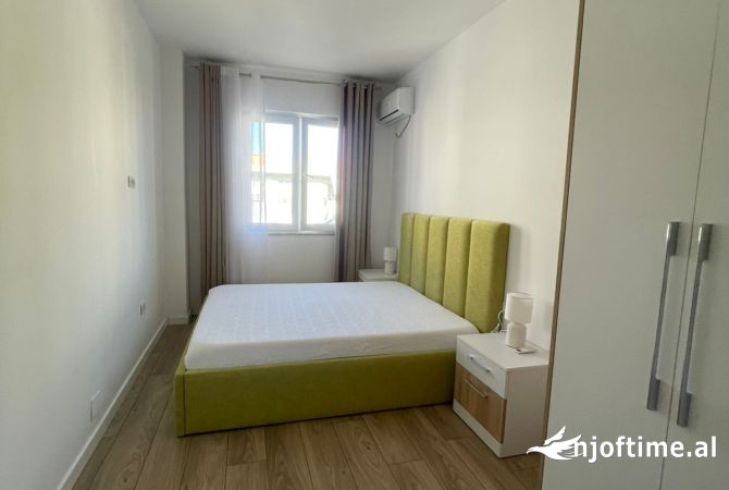 Shtepi me qera Apartament ne Tirane, 1+1, Mobilimi Pjeserisht e mobiluar, Pagesa 650  Euro.