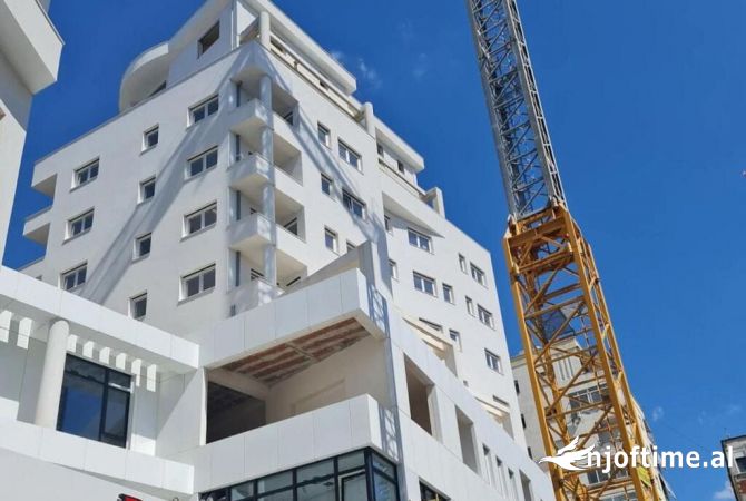 Shtepi ne shitje Apartament ne Tirane, 2+1, Mobilimi Bosh, pa mobiluar, Pagesa 270,000  Euro.