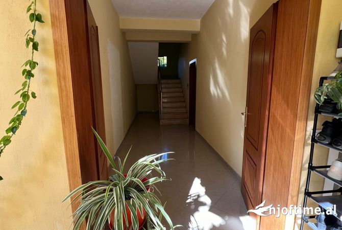 Shtepi me qera 5+1 ne Tirane - 1,000 Euro