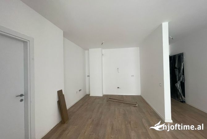Shtepi ne shitje Apartament ne Tirane, 2+1, Mobilimi Bosh, pa mobiluar, Pagesa 191,000  Euro.
