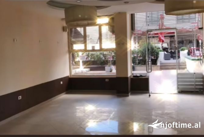 Ambient biznesi ne shitje 1+1 ne Tirane - 220,000 Euro