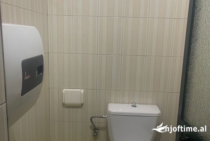 Ambient biznesi me qera 3+1 ne Tirane - 350 Euro