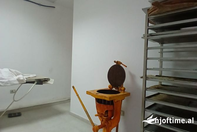 Shiten pajisjen e nje furre buke 50.000 euro