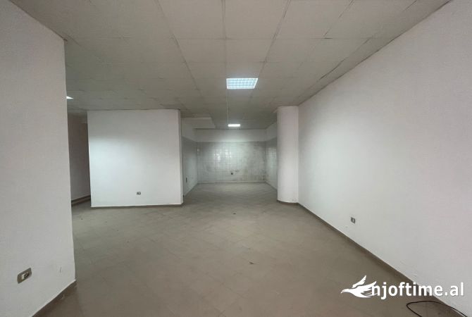 Ambient biznesi me qera 1+1 ne Tirane - 700 Euro