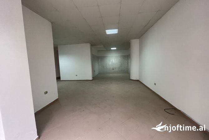 Ambient biznesi me qera 1+1 ne Tirane - 700 Euro