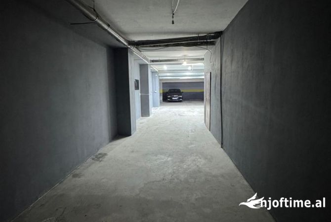 Ambient biznesi me qera 4+1 ne Tirane - 500 Euro