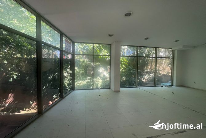 Ambient biznesi ne shitje 1+1 ne Tirane - 98,000 Euro
