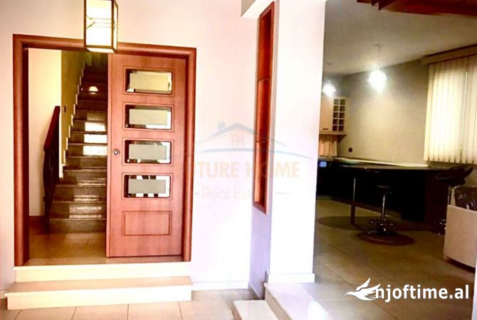 Shtepi ne shitje Vila Luksoze ne Tirane, 4+1, Mobilimi E mobiluar, Pagesa 600,000  Euro.