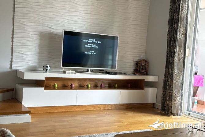 Shtepi ne shitje Duplex(shtepi me 2 kate) ne Tirane, 3+1, Mobilimi E mobiluar, Pagesa 300,000  Euro.