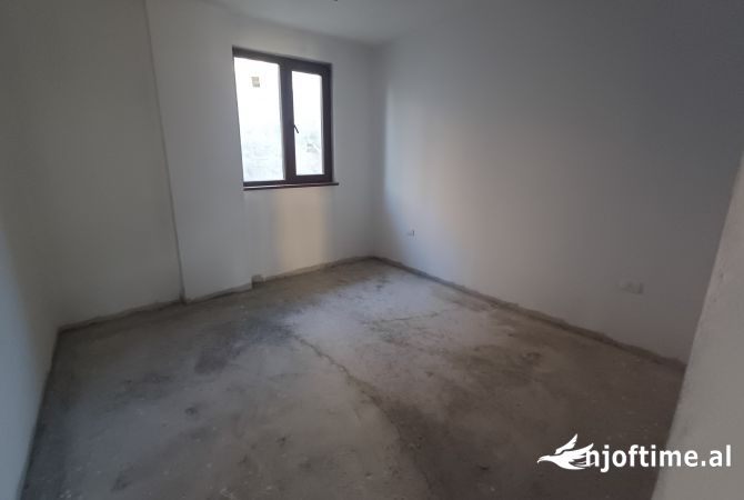 Shtepi ne shitje 4+1 ne Tirane - 330,000 Euro