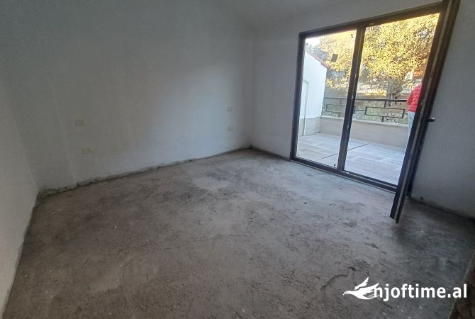 Shtepi ne shitje 4+1 ne Tirane - 330,000 Euro
