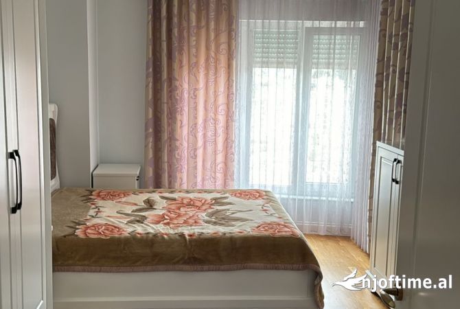 Shtepi ne shitje Duplex(shtepi me 2 kate) ne Tirane, 3+1, Mobilimi E mobiluar, Pagesa 298,000  Euro.