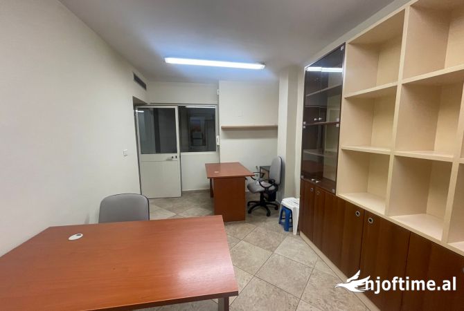 Ambient biznesi me qera 3+1 ne Tirane - 600 Euro