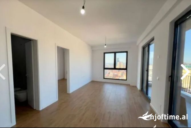 Zyre me qira te Pazari i Ri 800 euro