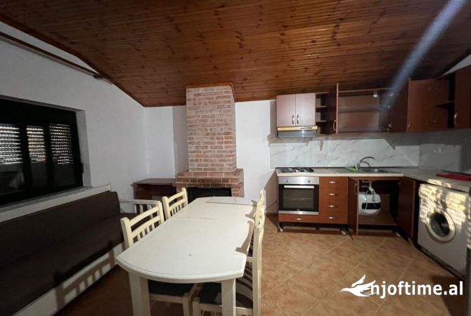 Shtepi ne shitje Shtepi Private ne Tirane, 4+1, Mobilimi E mobiluar, Pagesa 320,000  Euro.