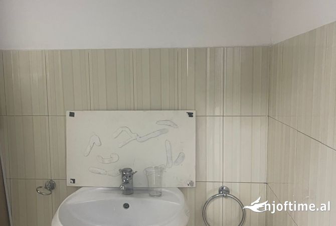 Ambient biznesi me qera 1+1 ne Tirane - 350 Euro