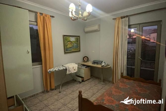 Shtepi me qera 2+1 ne Tirane - 1,000 Euro