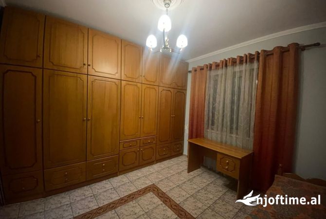 Shtepi me qera 2+1 ne Tirane - 1,000 Euro